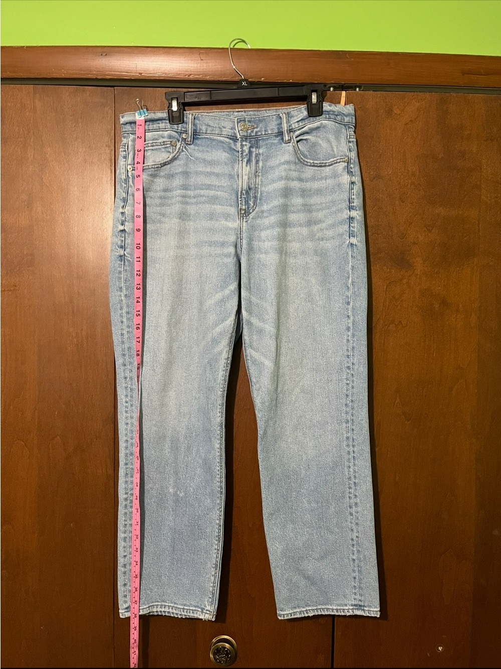 AE Stretch Super High-Waisted
Straight Jean